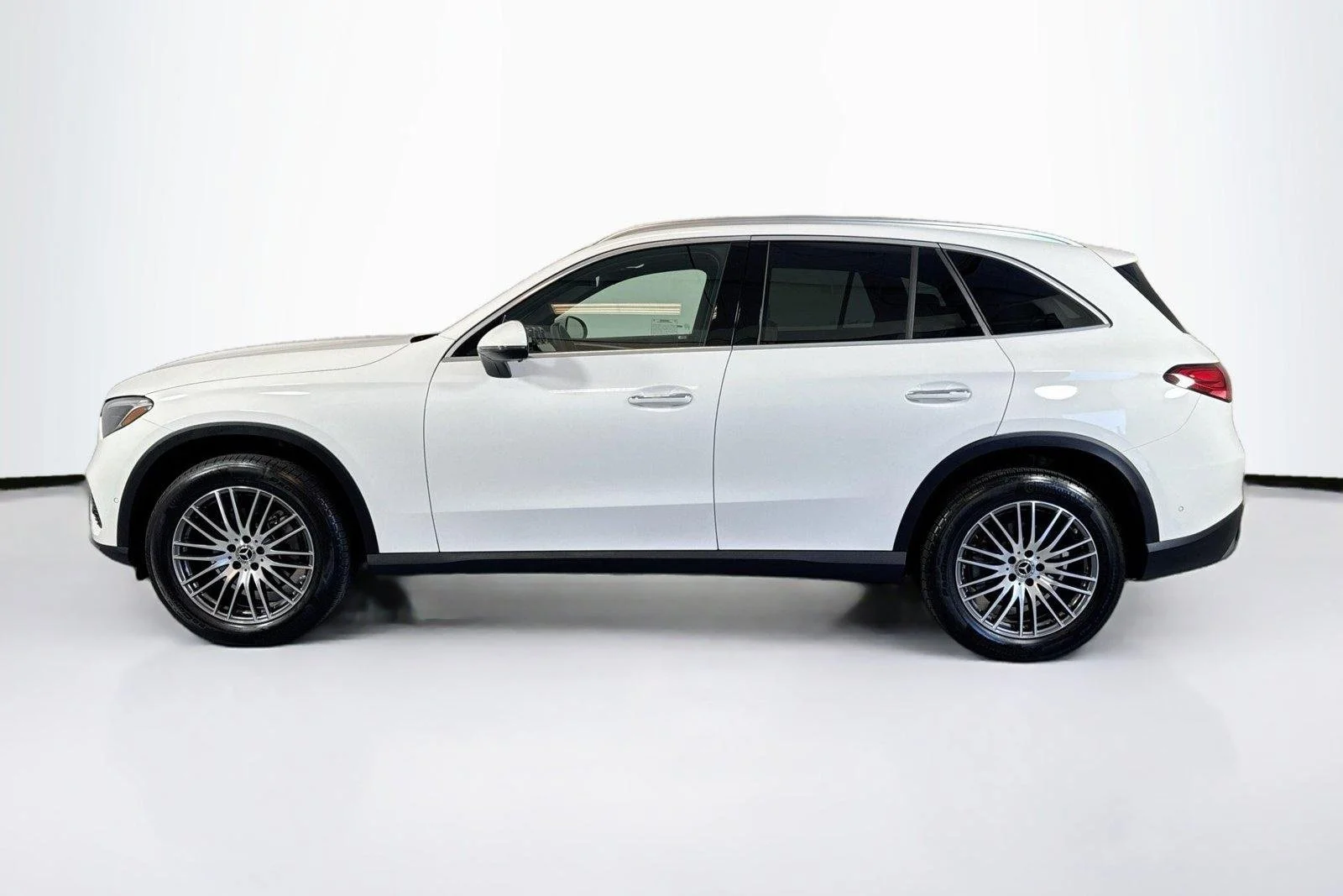 Used 2025 Polar White Mercedes-Benz GLC 300 image 8