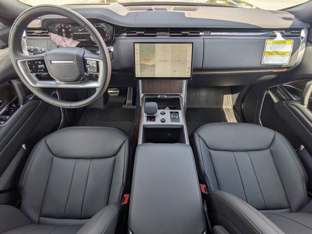 New 2027 Santorini Black Land Rover SE image 15