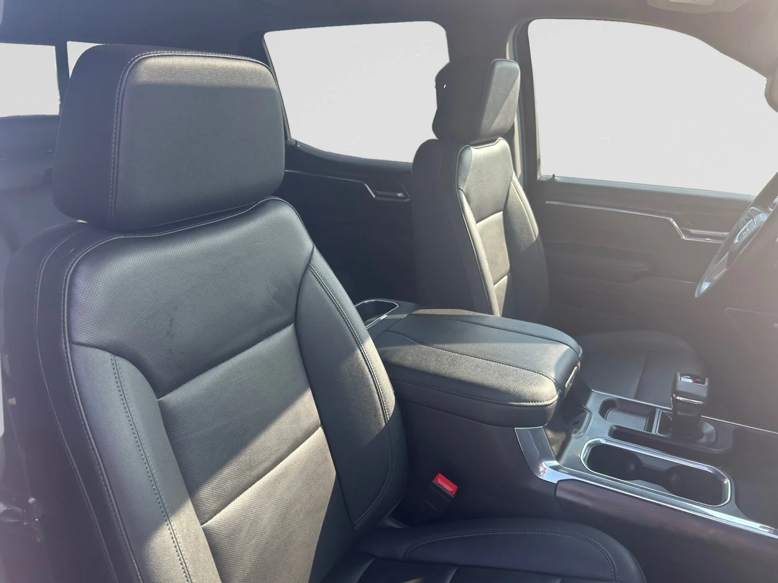 Used 2024 White GMC SLT Crew Cab 6.2L Leather Sunroof 4x4 image 12