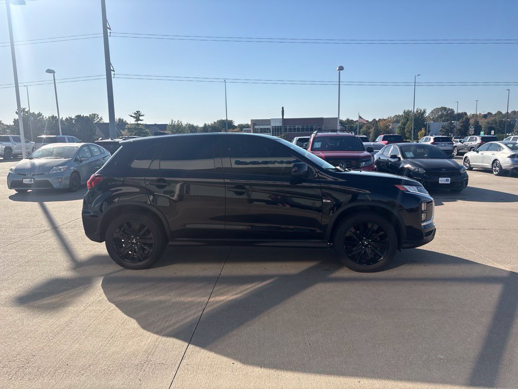 Used 2022 Black Mitsubishi 2.0 LE image 3