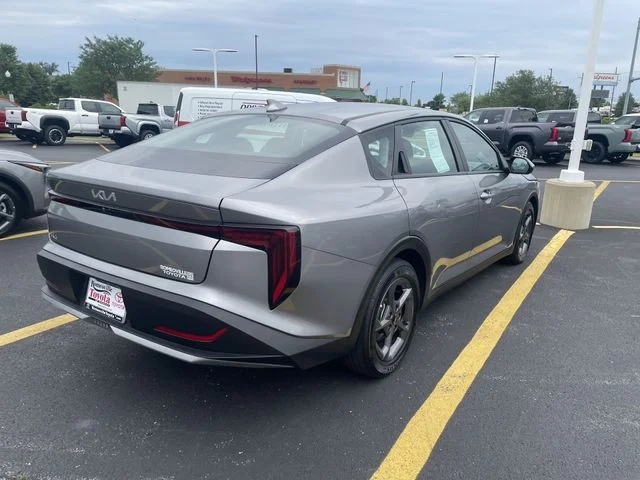 2025 Kia K4 LXS - Photo 34