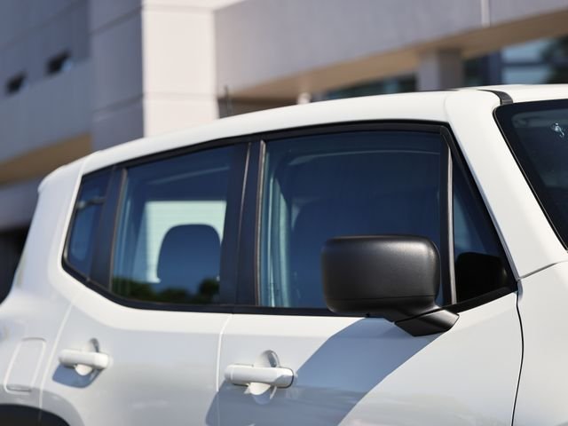 Used 2022 Alpine White Clearcoat Jeep Sport image 3
