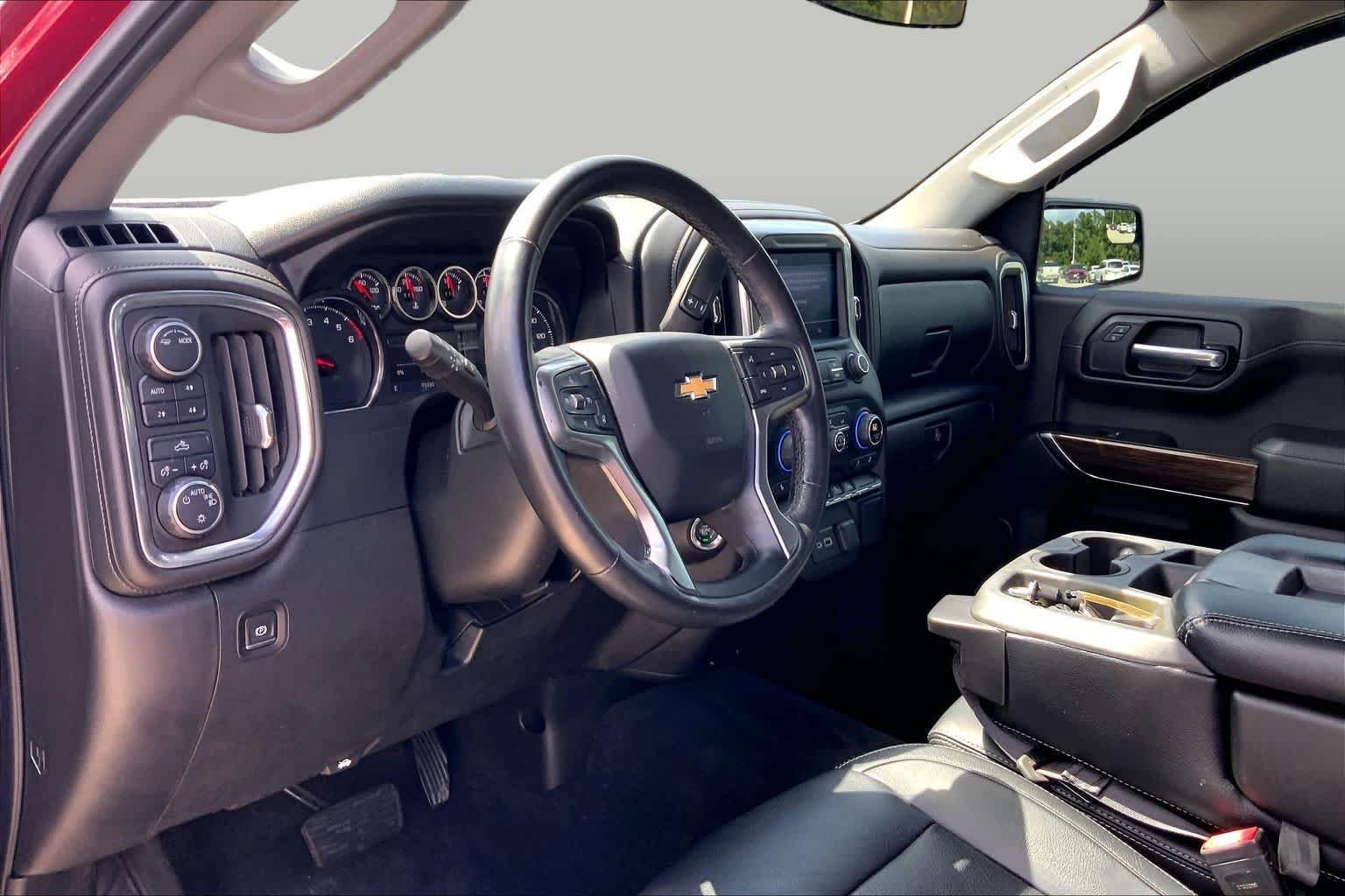 Used 2020 Cajun Red Tintcoat Chevrolet LT image 17