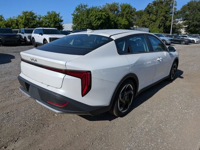 New 2026 Snow White Pearl Kia EX image 4