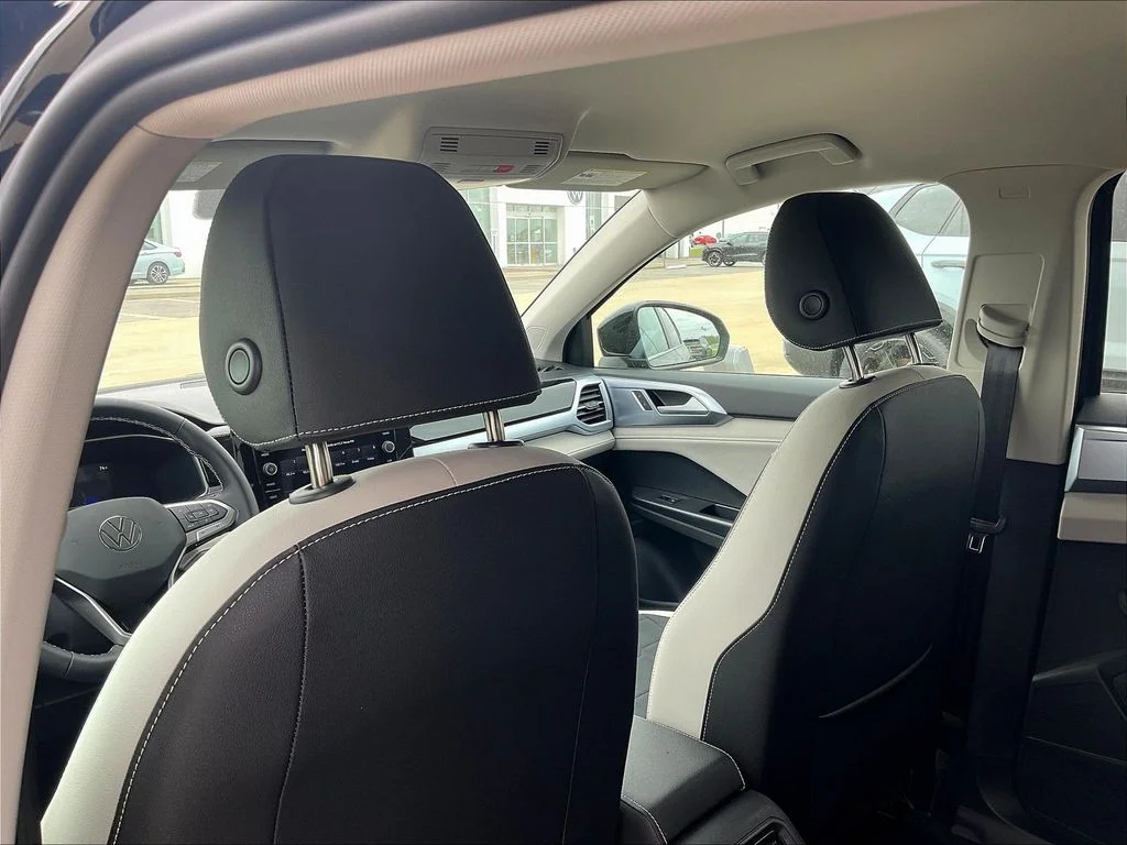 New 2026 Black Volkswagen 1.5T SE image 21