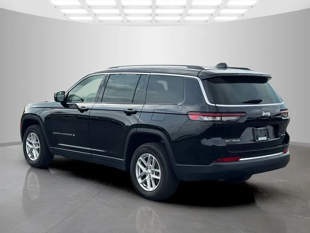 Certified Used 2022 Black Jeep Laredo image 5