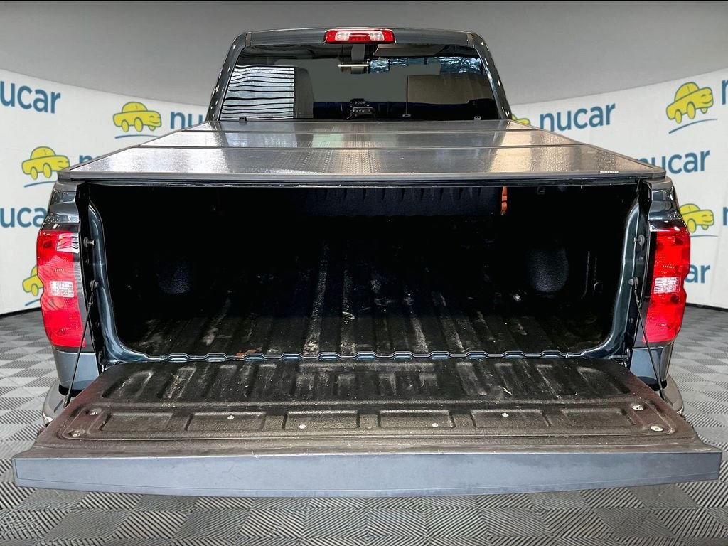 Used 2018 Gray Chevrolet LT image 32