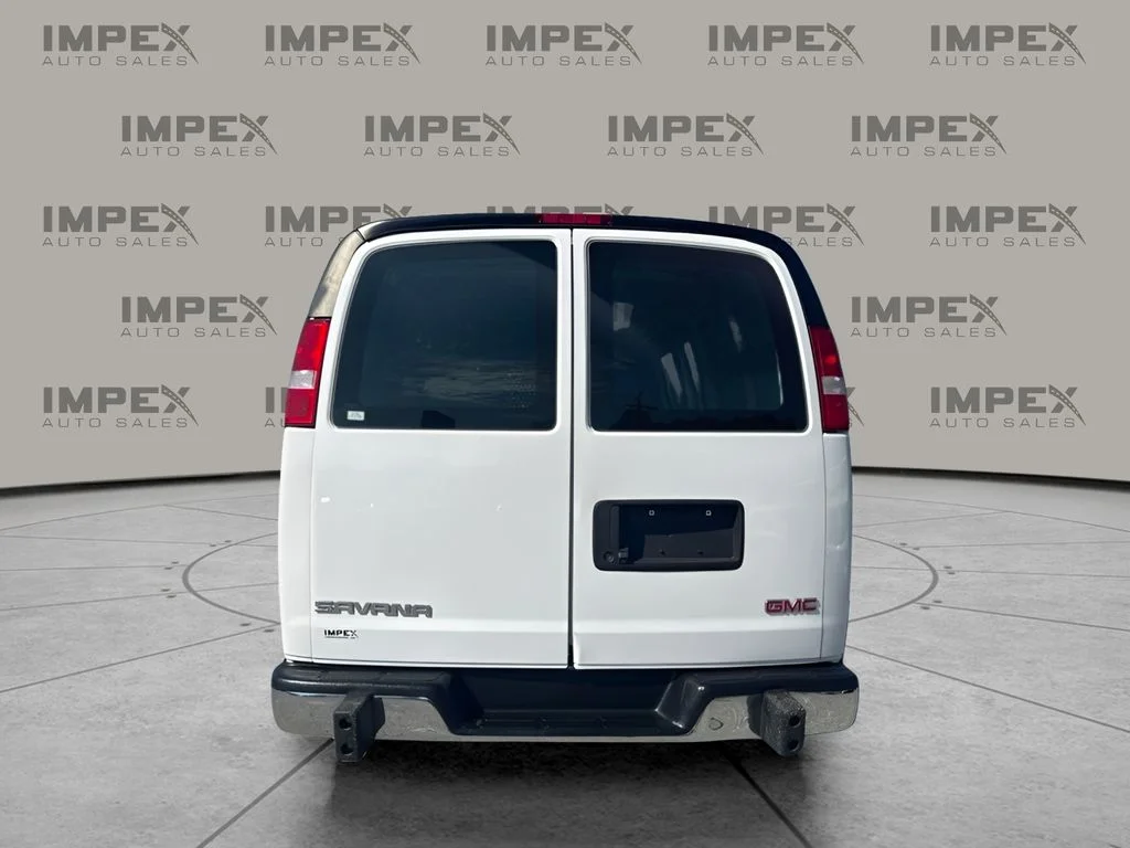 Used 2022 White GMC Work Van image 4