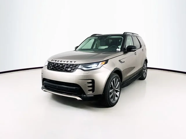 2026 Land Rover Discovery P300 Dynamic SE's photo