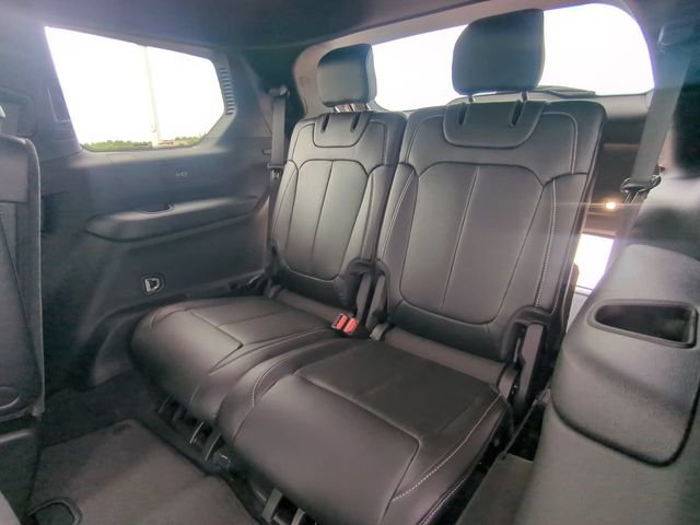 New 2027 High-Gloss Black Paint Jeep Limited image 16