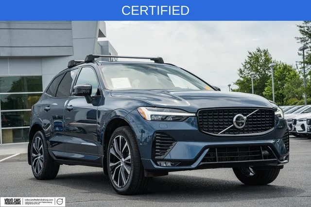 2024 Volvo XC60 B5 Ultimate Dark Theme AWD's photo