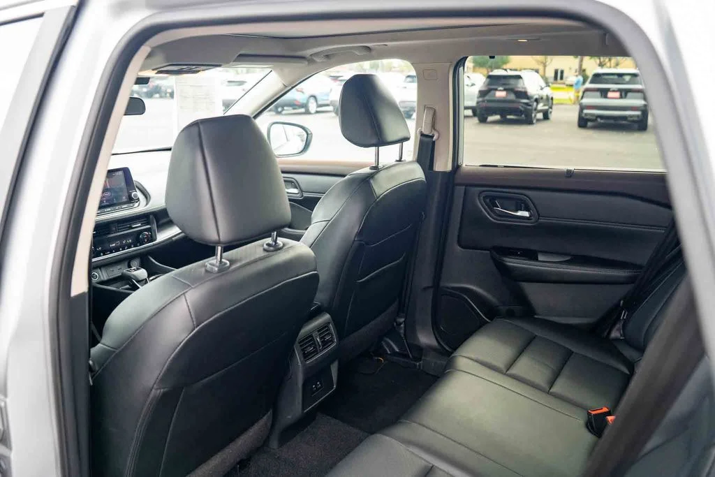 Used 2023 Silver Nissan SV image 23