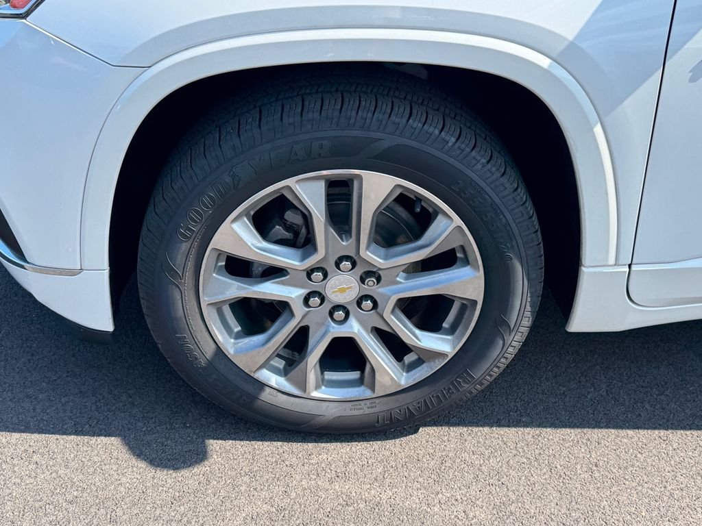Used 2018 Beige Chevrolet Premier image 16