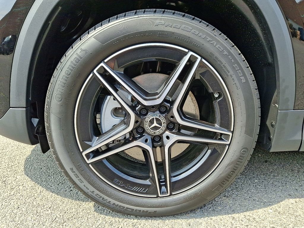 New 2026 Night Black Mercedes-Benz GLA 250 image 5