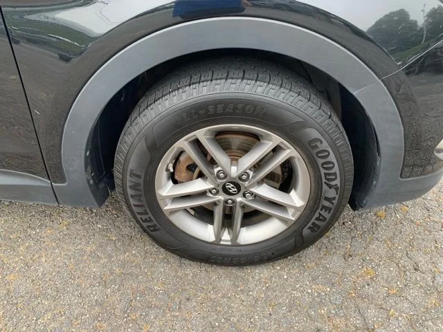 Used 2017 Black Hyundai 2.4 Base image 38