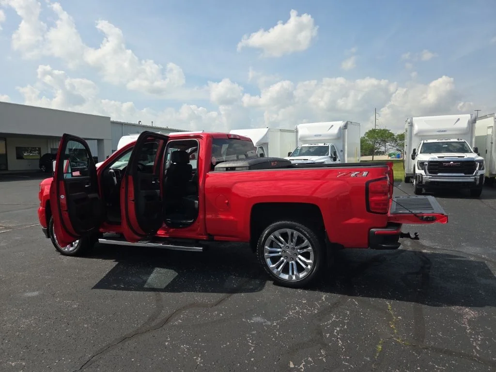 Used 2018 Red Chevrolet LT image 22