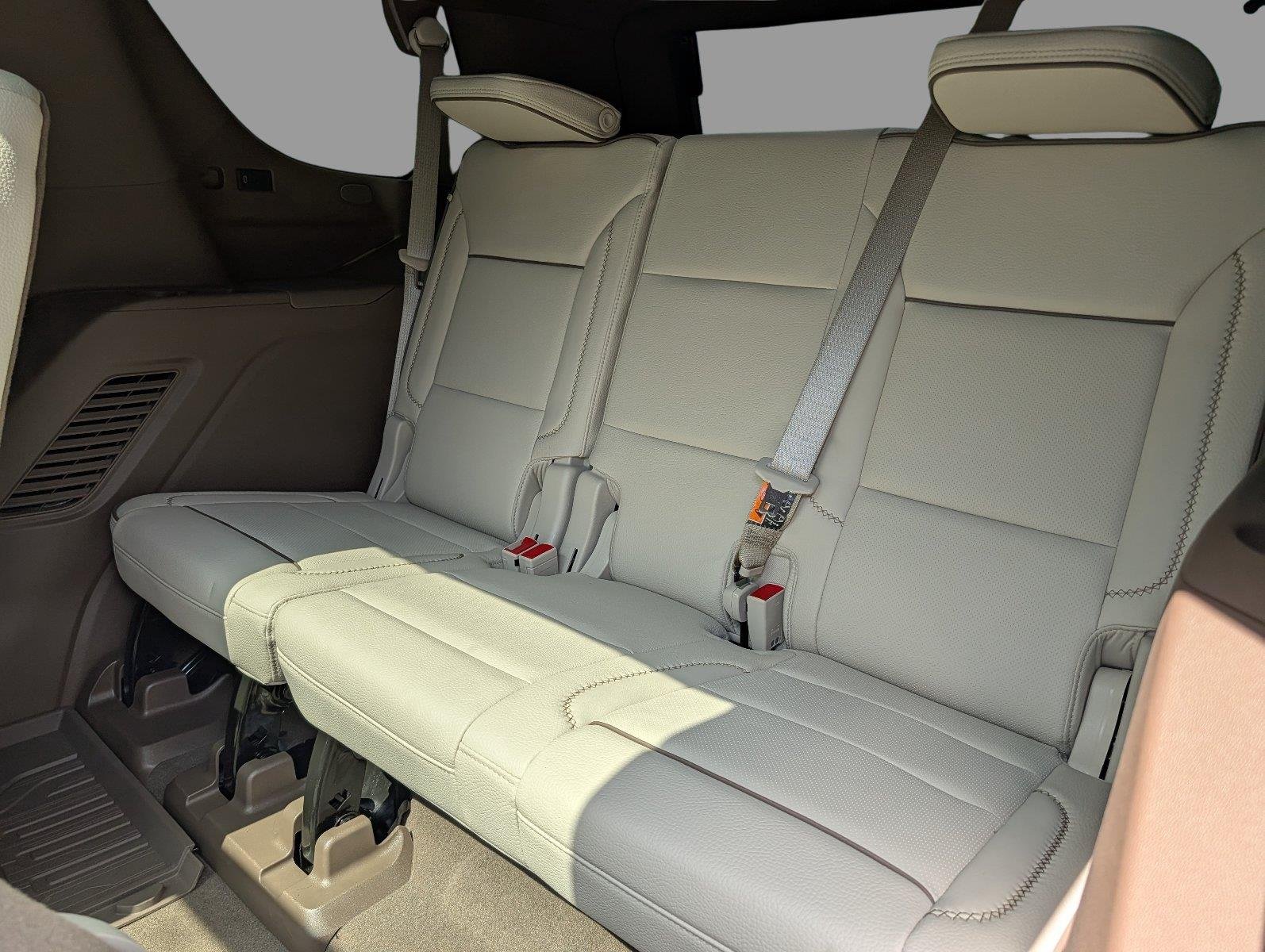 Used 2025 White Frost Tricoat GMC Denali image 32