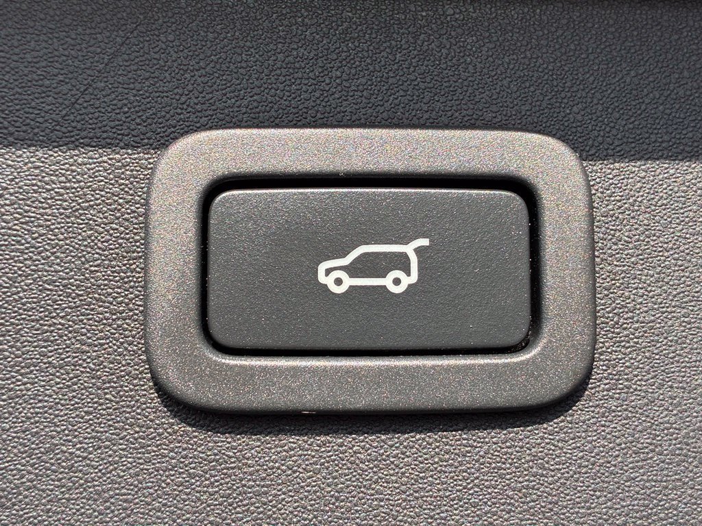 Used 2017 White Land Rover HSE image 29