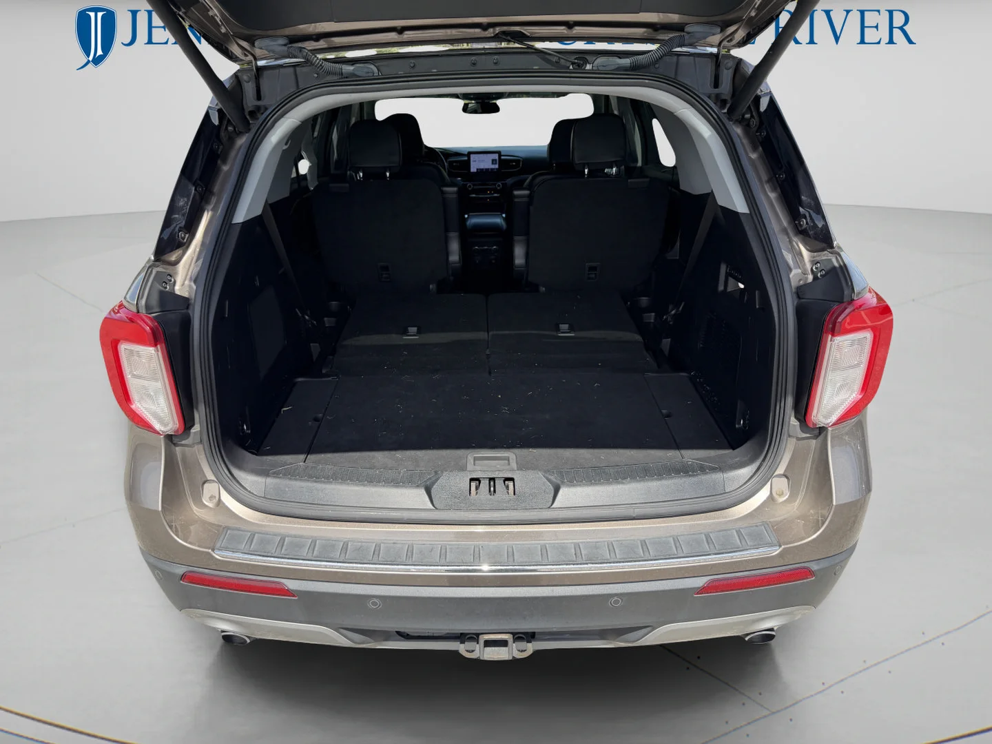 Used 2021 Stone Gray Metallic Ford Limited image 11