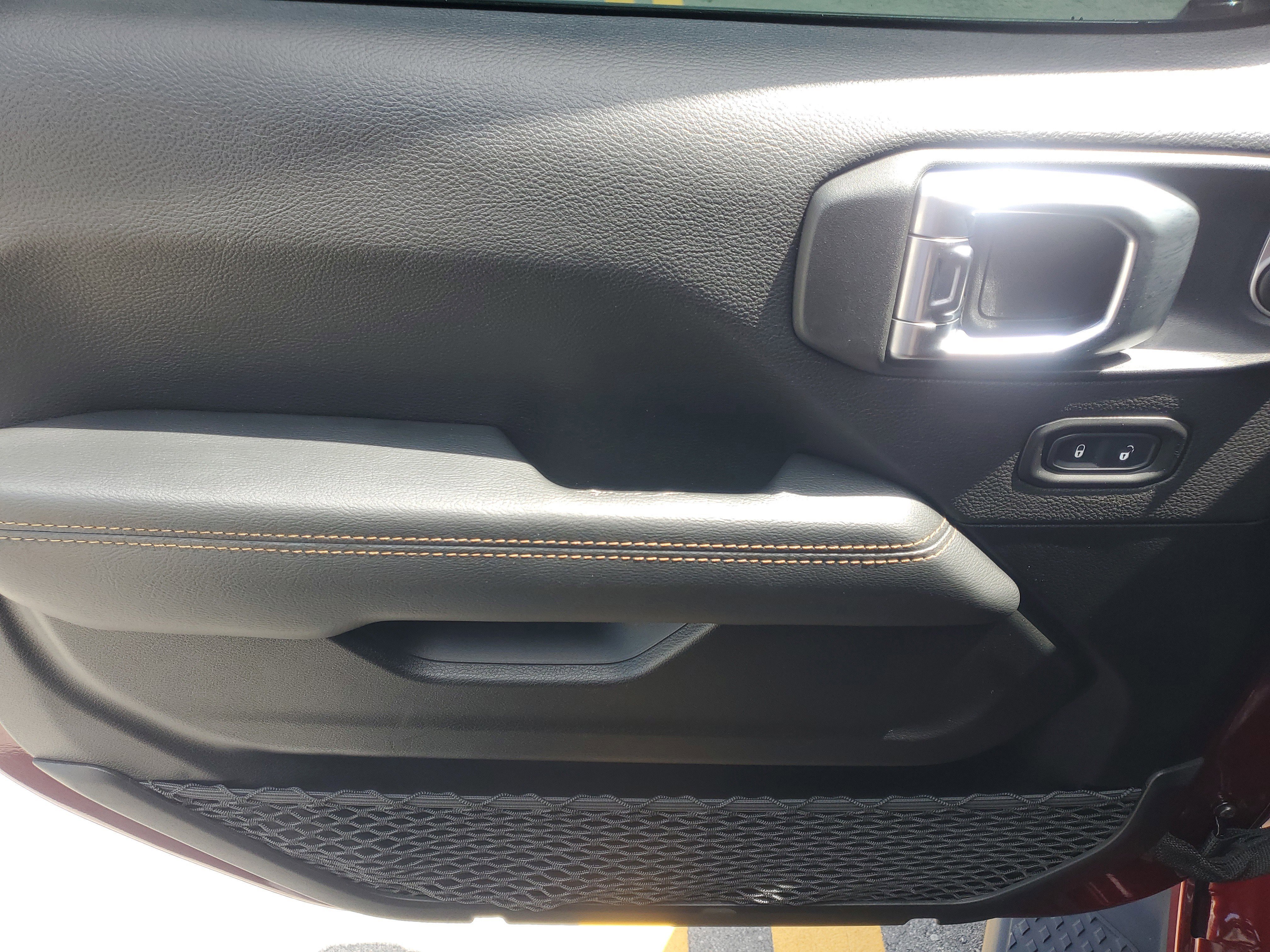 Used 2021 Snazzberry Pearlcoat Jeep High Altitude image 16