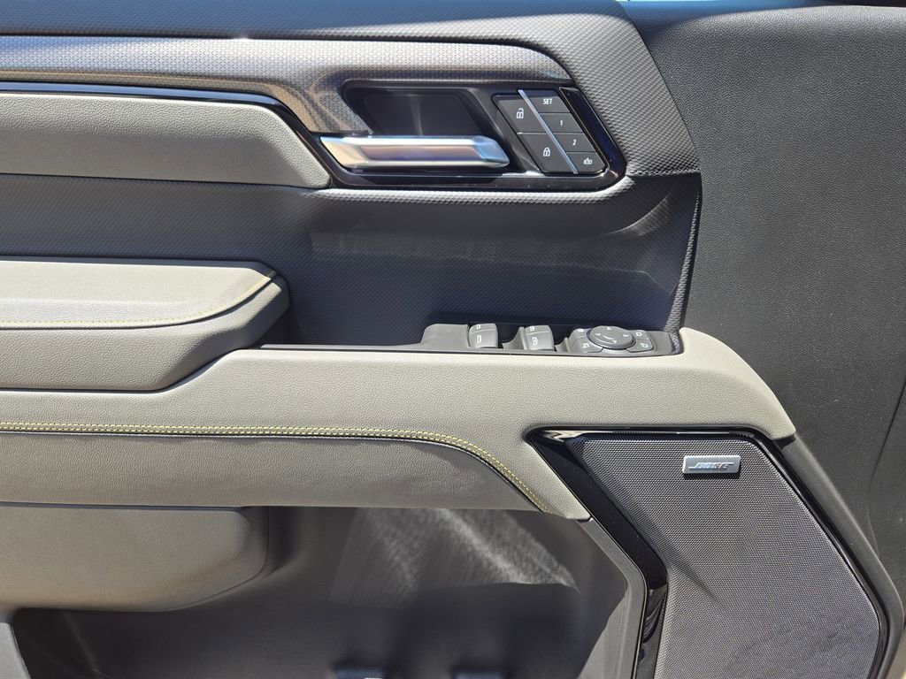 2026 Chevrolet Silverado 1500 ZR2 - Photo 12