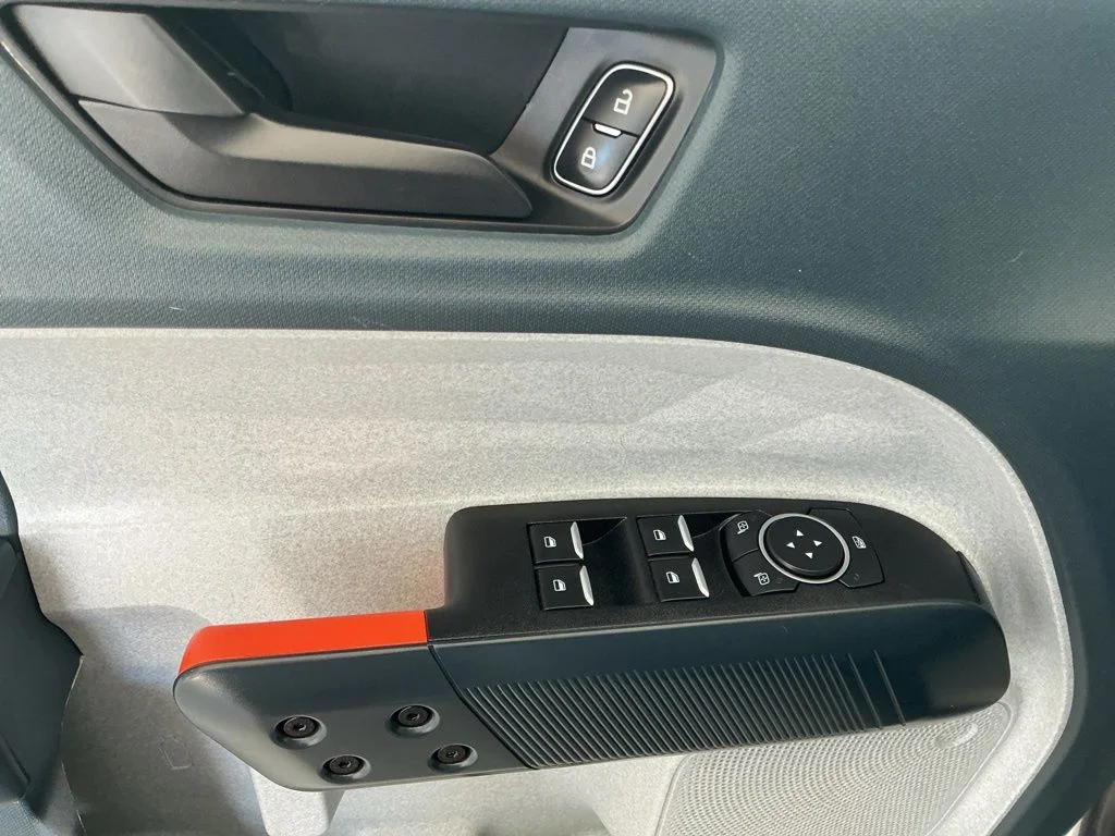 Used 2022 Oxford White Ford XLT image 13