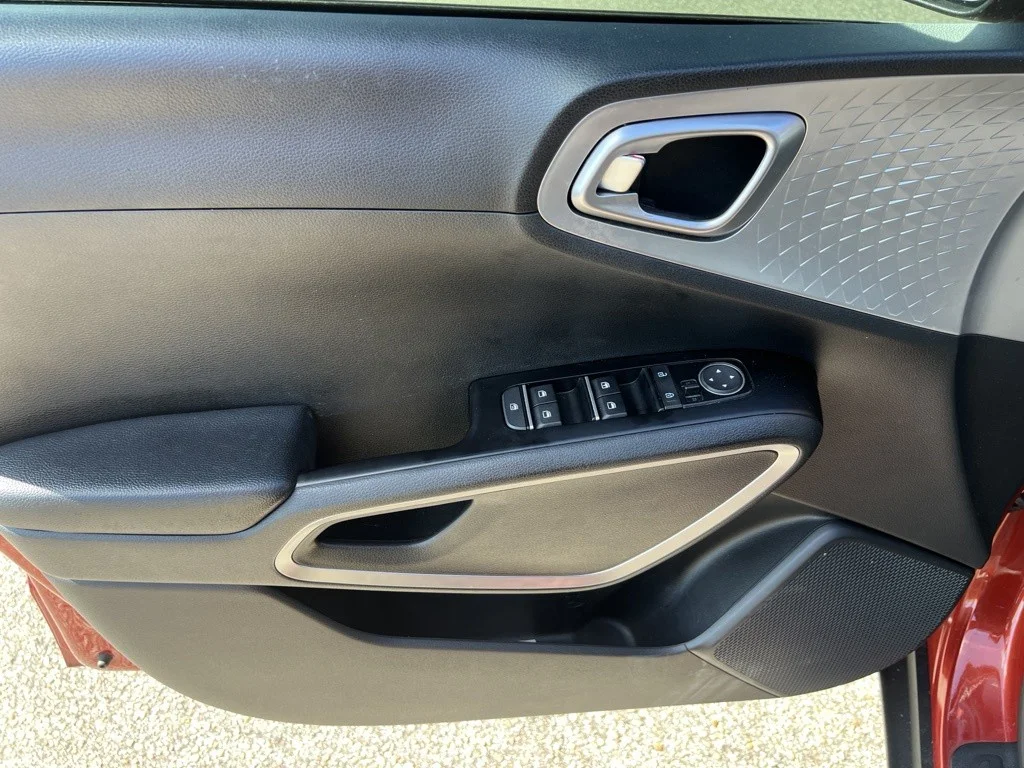 2023 Kia Soul LX - Photo 7
