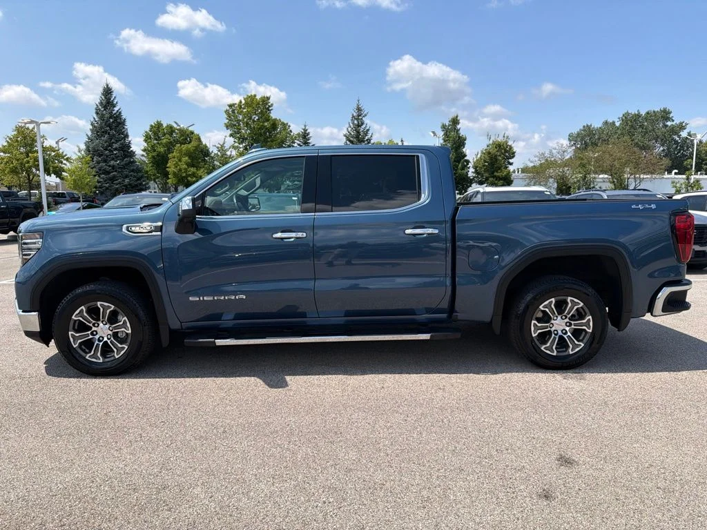 Used 2024 Blue GMC SLT image 4