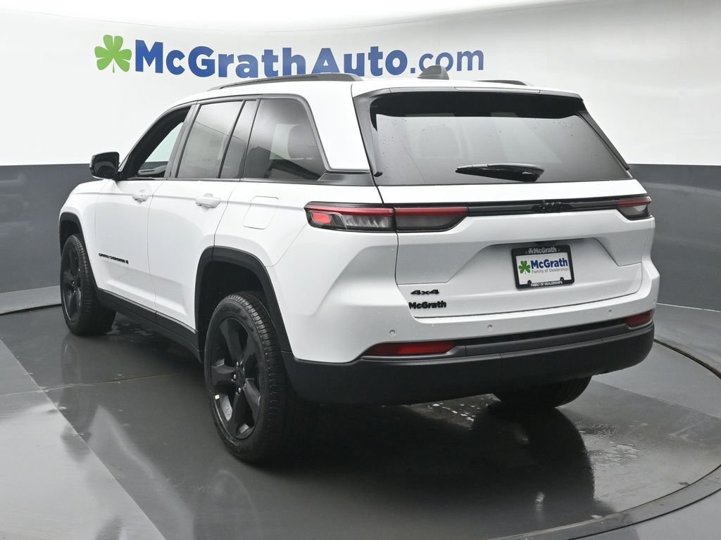 New 2026 Bright White Clear-Coat Exterior Paint Jeep Limited image 33
