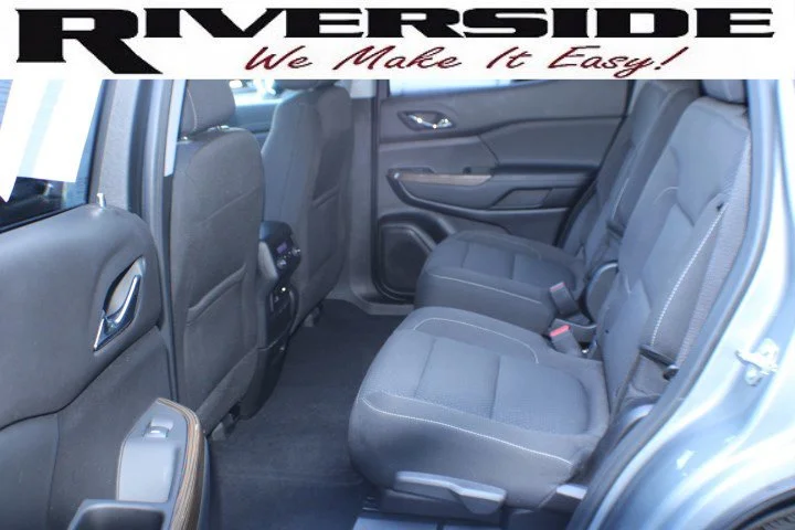 Certified Used 2023 Sterling Metallic GMC SLE image 15