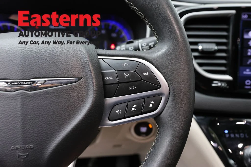 Used 2024 Silver Chrysler Touring L image 72