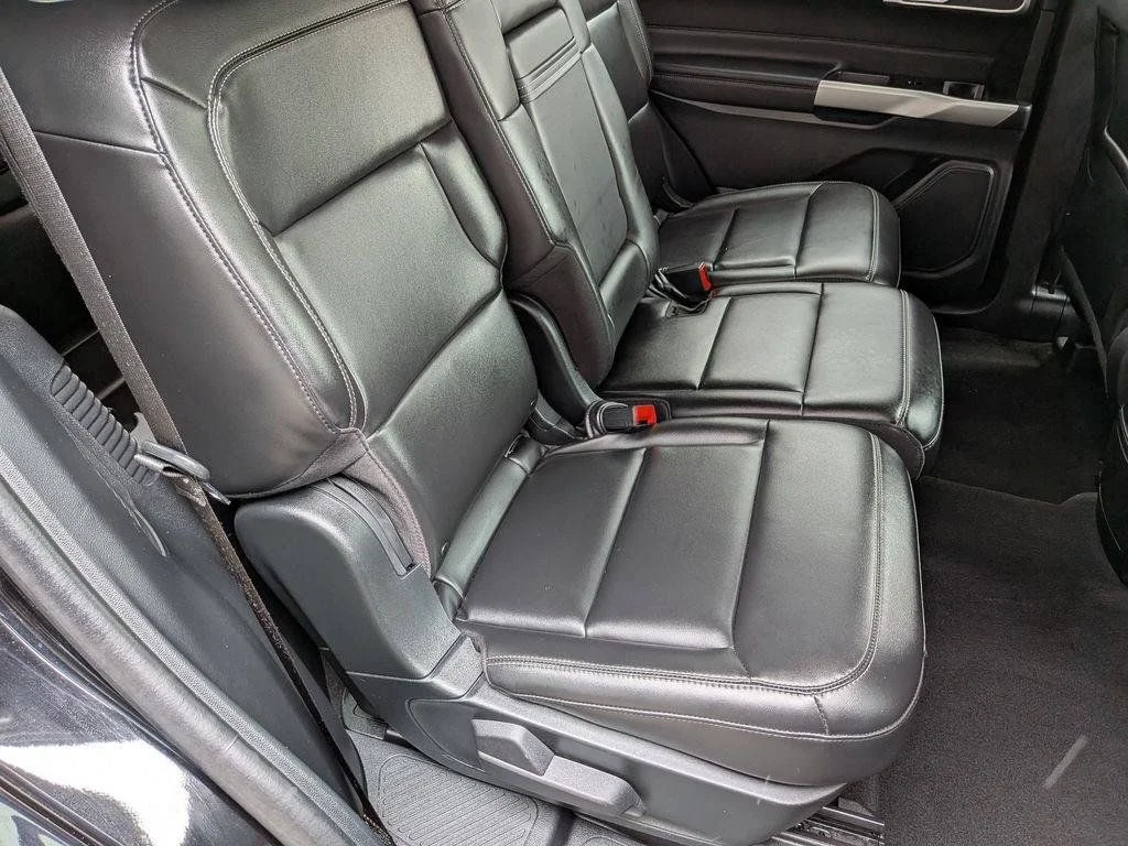 Used 2023 Black Ford XLT image 25