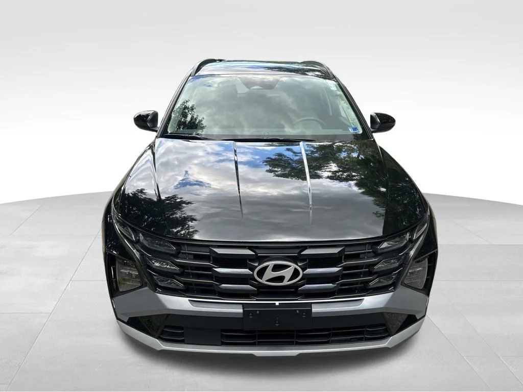 Used 2025 Black Hyundai SEL image 9