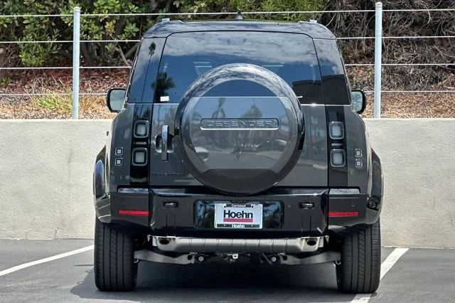 New 2026 Carpathian Grey Land Rover X-Dynamic SE image 4
