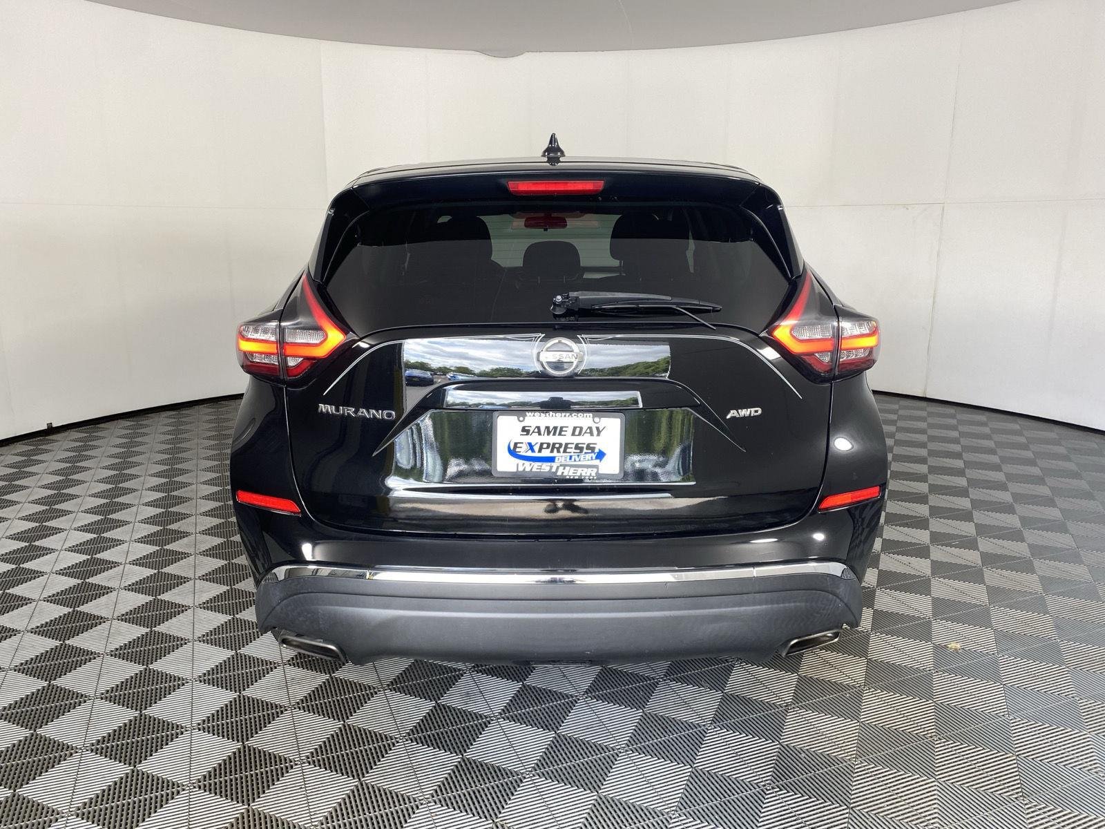 Used 2019 Magnetic Black Pearl Nissan S image 6