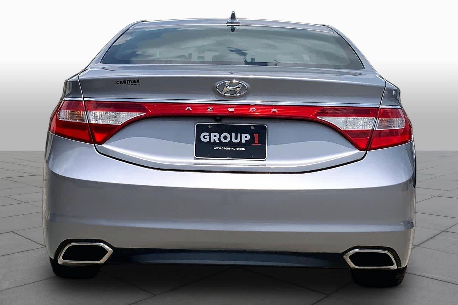 Used 2015 Pewter Gray Metallic Hyundai  image 4