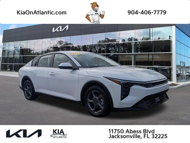 2025 Kia K4 LXS AT's photo
