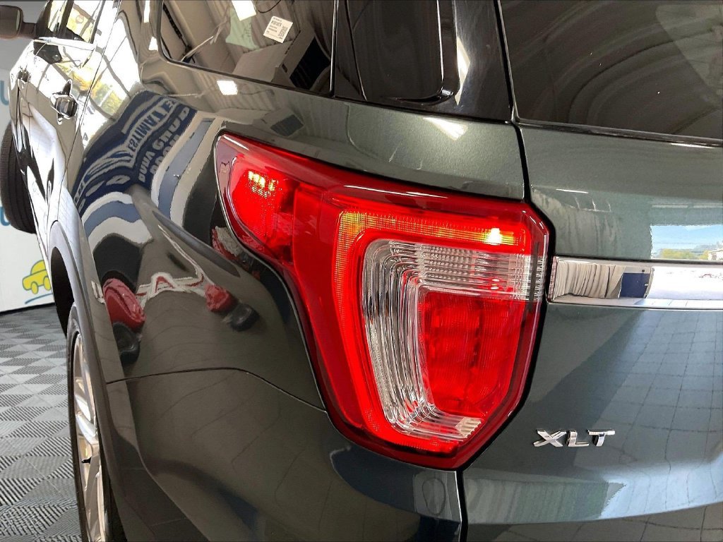 Used 2016 Gray Ford XLT image 35