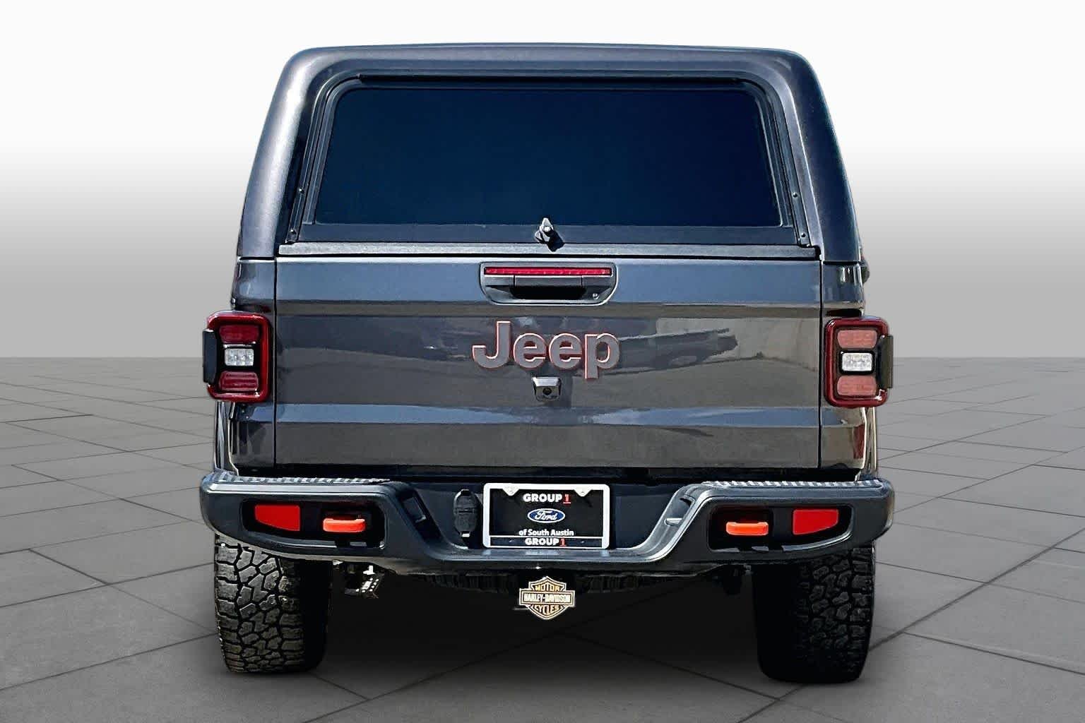 Certified Used 2023 Granite Crystal Clearcoat Metallic Jeep Mojave image 5
