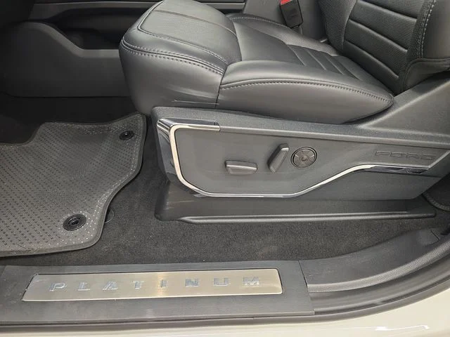 New 2026 Star White Metallic Tri-Coat Ford F-250® Platinum® image 47