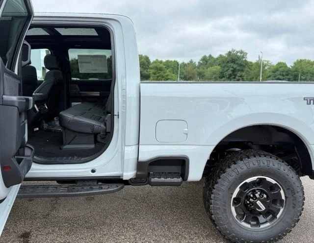 New 2026 Avalanche Ford F-250® Platinum® image 32