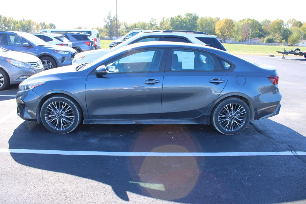 Used 2022 Gray Kia GT-Line image 9