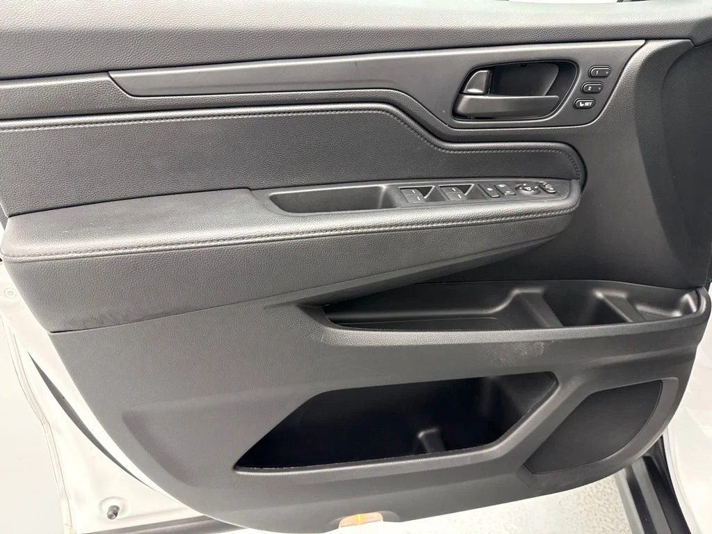 Used 2024  Honda EX-L image 18