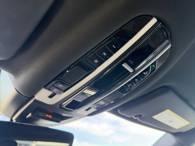 Used 2022 Black Porsche Platinum Edition image 26