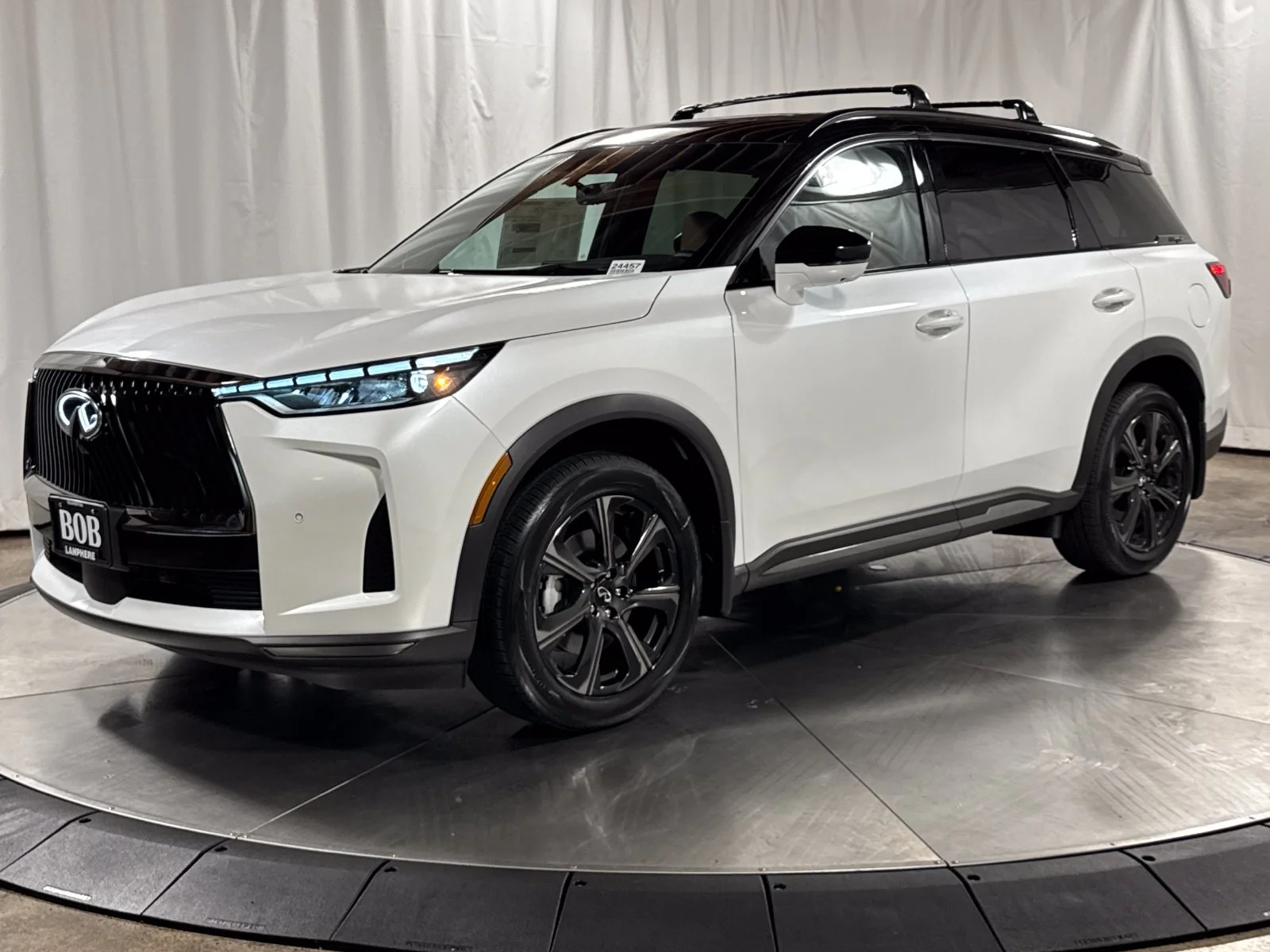New 2027 2T RAD WHT INFINITI Autograph AWD image 1