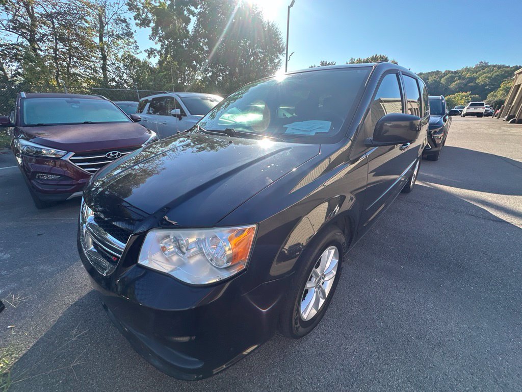 Used 2015 Black Dodge SXT image 2