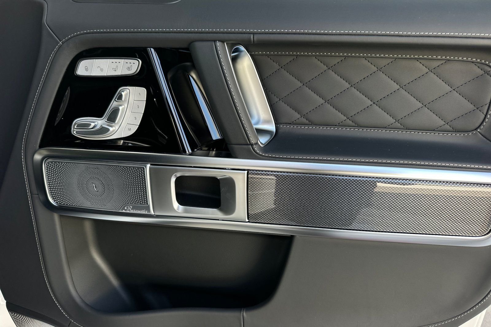 New 2026 MANUFAKTUR Moonlight White Metallic Mercedes-Benz G 63 AMG® image 35