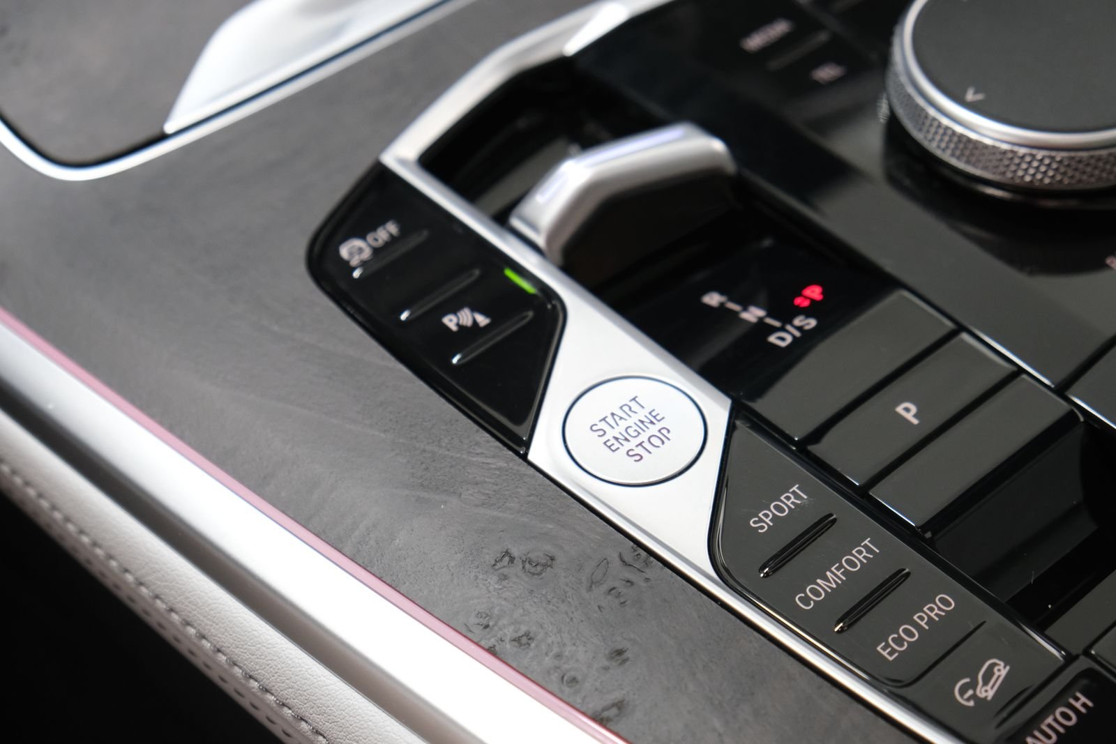 Used 2024 Black Sapphire Metallic BMW xDrive40i image 22