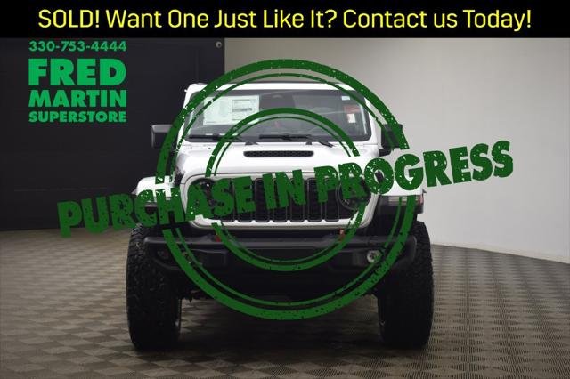 New 2026 Bright White Clear-Coat Exterior Paint Jeep Rubicon X image 2