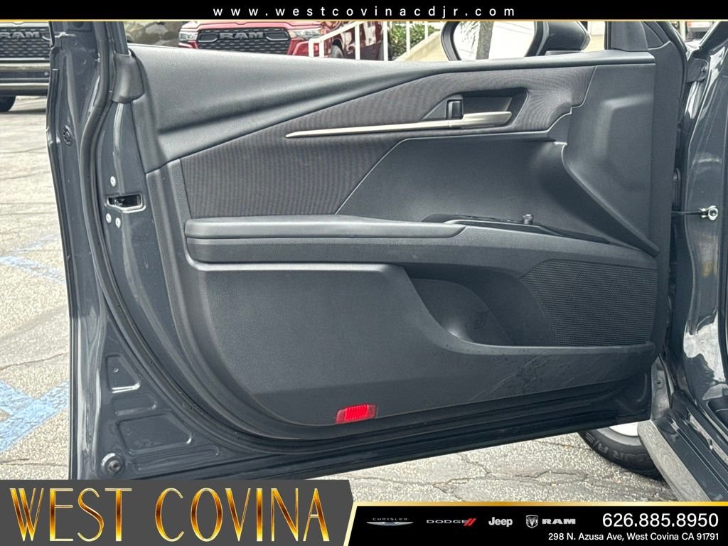 Used 2025  Toyota LE image 19